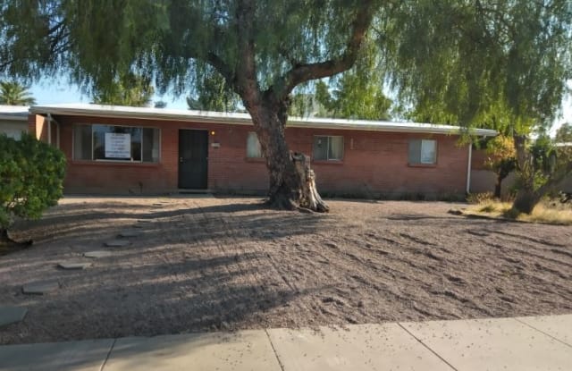 7408 E Calle Arturo - 7408 East Calle Arturo, Tucson, AZ 85710