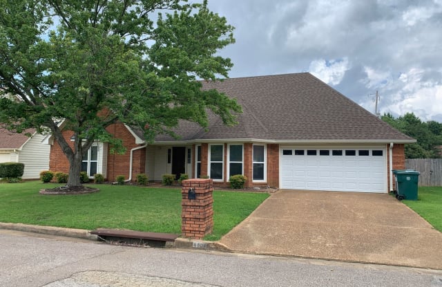 8204 Creekside Cir S - 8204 Creekside Circle South, Memphis, TN 38016