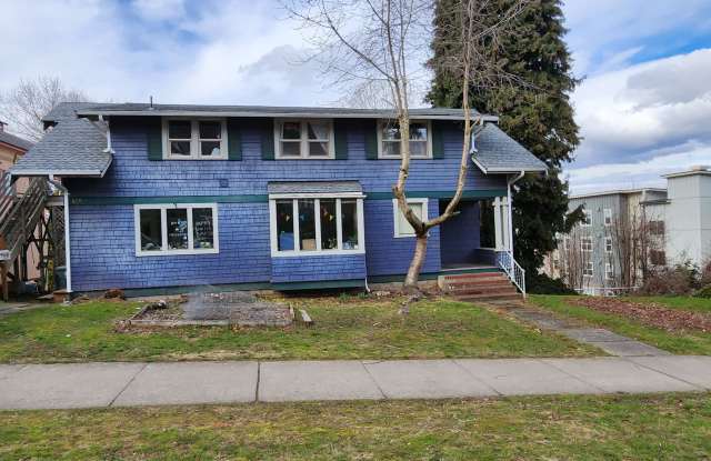 3 Bedroom Upper Unit Very close to Downtown and WWU photos photos