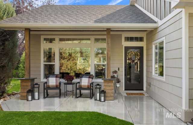 6148 N Duxbury Pier Place