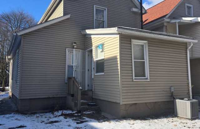 Photo of Charming 2-Bedroom Property in Prime Location (Section 8 Vouchers Accepted)