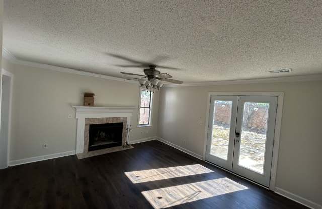 Photo of 1302 Farrington Way