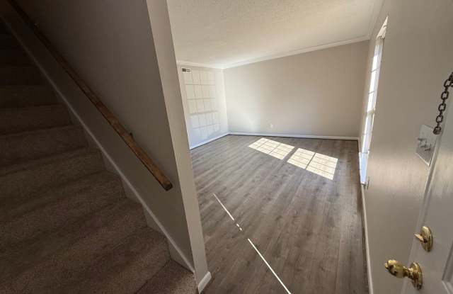 Woodland Hills Apartments