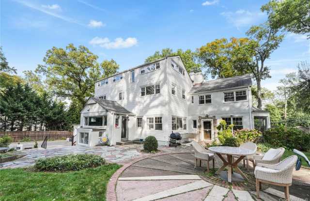 Photo of 24 Mineola Avenue