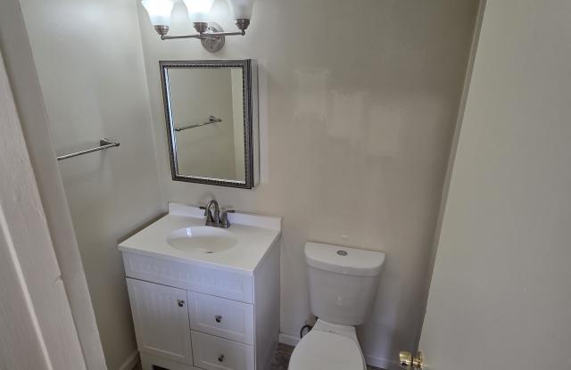 424 Middle Turnpike West