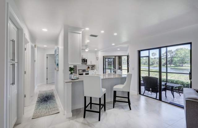 6 Lexington Lane E unit: D