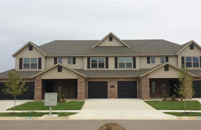 3900  SW Quiet Loop Unit #4 - 3900 SW Quiet Loop, Bentonville, AR 72712