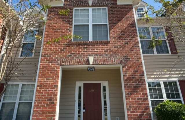 1544 Oxborough Circle