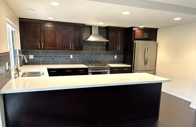 12594 Camino Emparrado