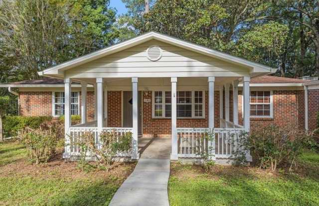 1142 Old Fort Drive