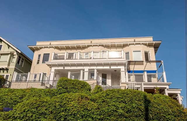 Photo of Convenience and Elegance: Your Perfect Queen Anne Home