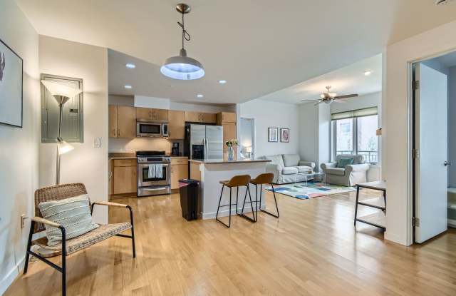 2-BDR Retreat with Rooftop Pool & Gym
