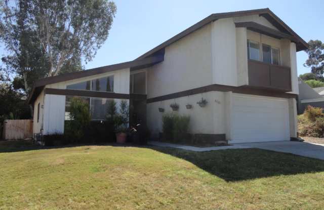 Lovely 2 Story 4 Bedroom 2 1/2 Bath in San Carlos!!