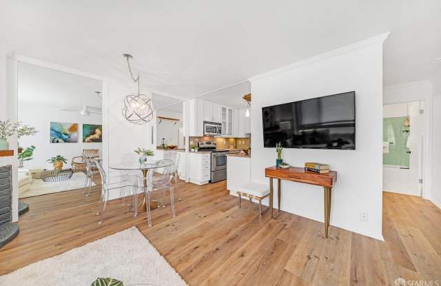 439 Greenwich Street