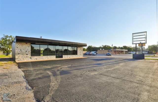 Photo of 3350 N 10th Street