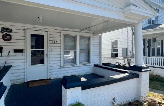 734 W JOHN STREET