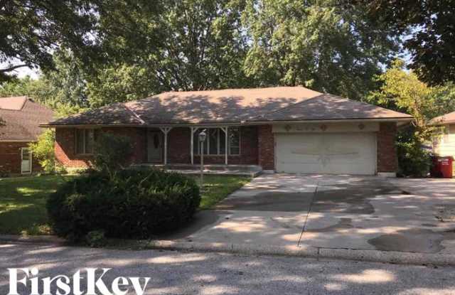 1301 Southwest Morningside Drive