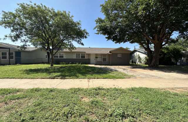 Photo of 2612 E Auburn Street