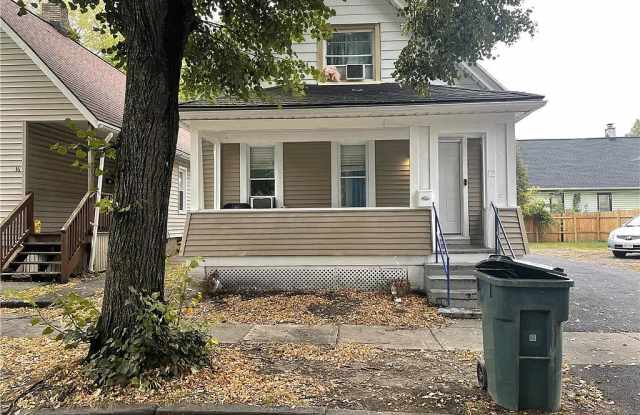 12 Hoff Street