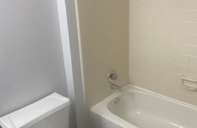 166 Belmonte Drive SW