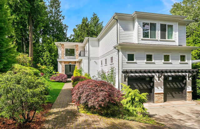 Stunning  Elegant 4bd, 3.5ba Home Available on Mercer Island!