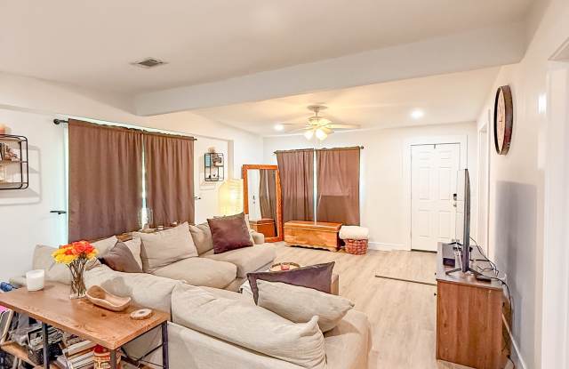 76 Carson Drive Northeast