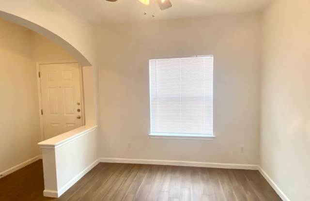 804 North Creek BLVD