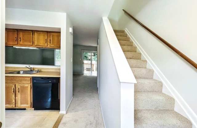 33 Sugarland Square Court