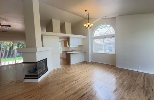 3 Bed 2 Bath Home With Garage