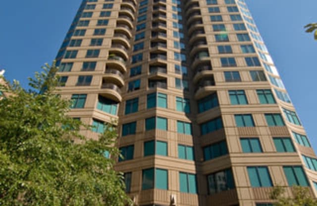 400 N La Salle Dr Apt 4105 - 400 North La Salle Street, Chicago, IL 60654