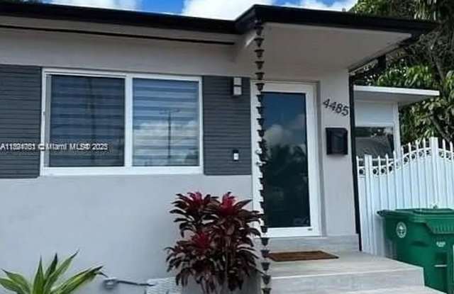 Photo of 4485 SW 7th St