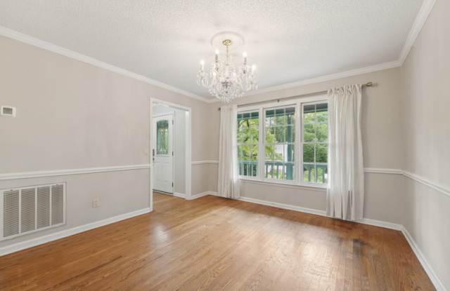 1610 South Wade Avenue