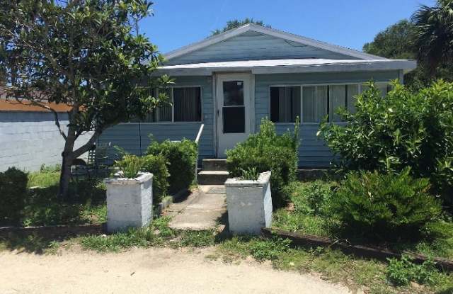 250 Selden Avenue
