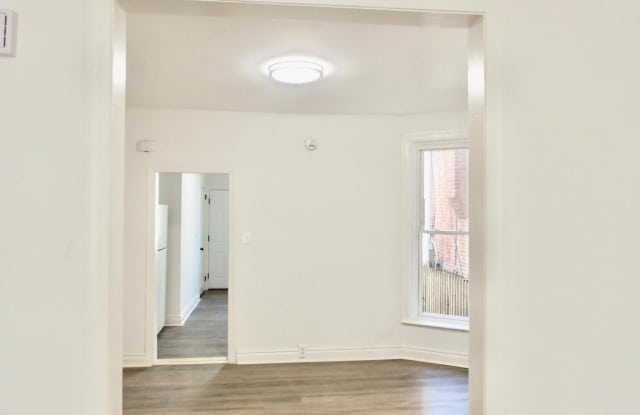 405 W RUSCOMB STREET