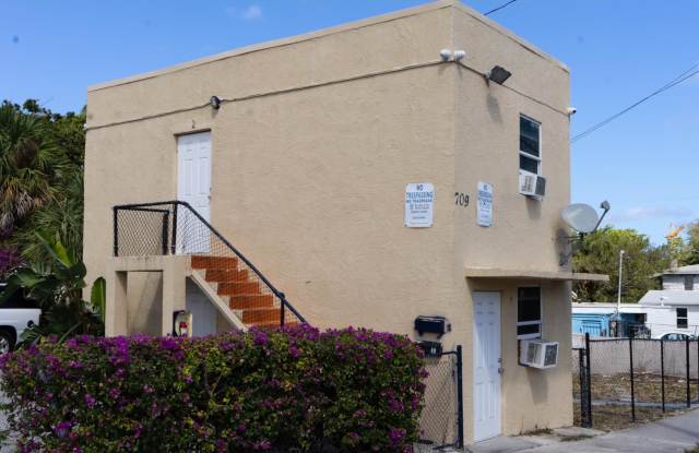 709 6th Street