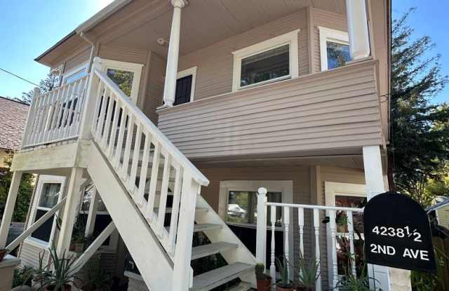 Upstairs 2 Bedroom - Near UCD Med Center