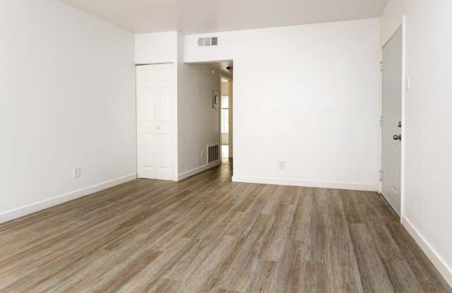 Cozy 2-Bedroom Apartment with Convenient Amenities