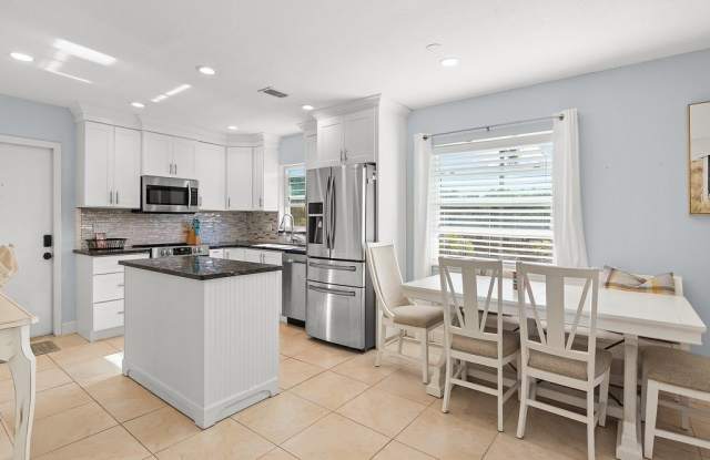 5 Vista Palm Lane unit: 207