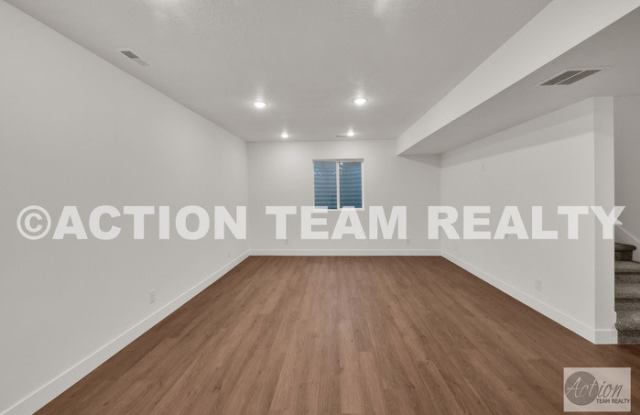 12128 Window Arch Lane