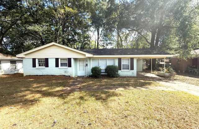 Photo of ** 3 bed 1 bath located off Zelda Road ** Call 334-366-9198 to schedule a self showing