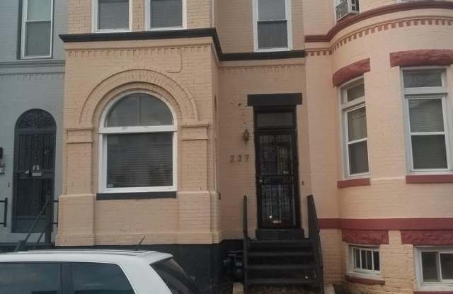 237 ELM ST NW
