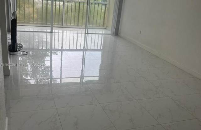 Photo of 8870 Fontainebleau Blvd