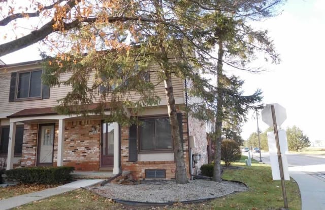 17082 Kingsbrooke - 17082 Kingsbrooke Dr, Macomb County, MI 48038