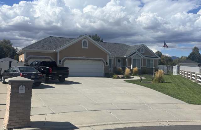 3882 West Millford Cove