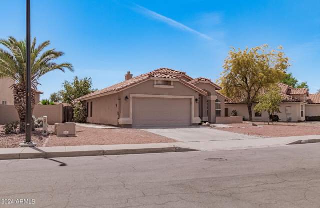 657 W SMOKE TREE Road photos photos