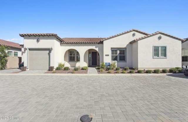 Photo of 11249 N BLAKELY Street