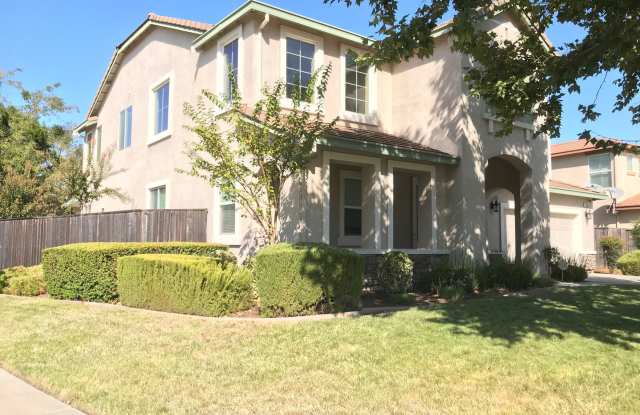 Beautiful Plumas Lake Home