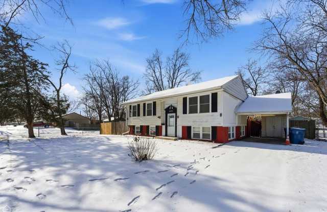 22180 Navaho Avenue S