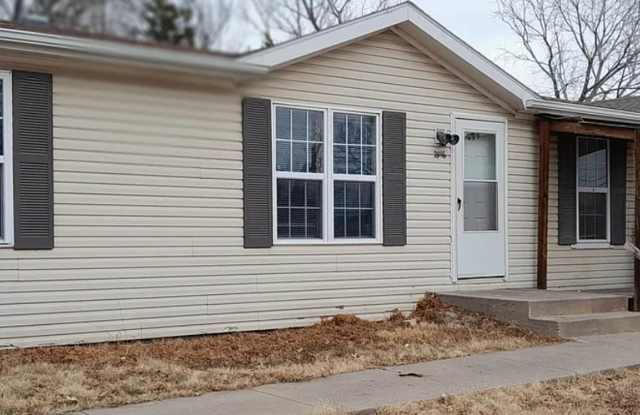 Spacious 5 Bedroom, 3 Bath Home with finished basement – Near Merdian and Pawnee – Available Now!