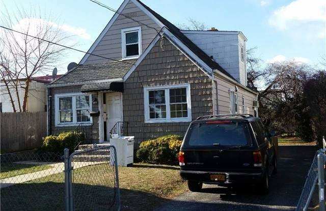 9 Arden Blvd - 9 Arden Boulevard, West Hempstead, NY 11552